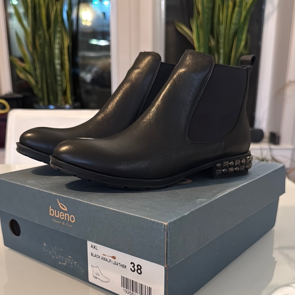 Bueno Blue Shoe Box
